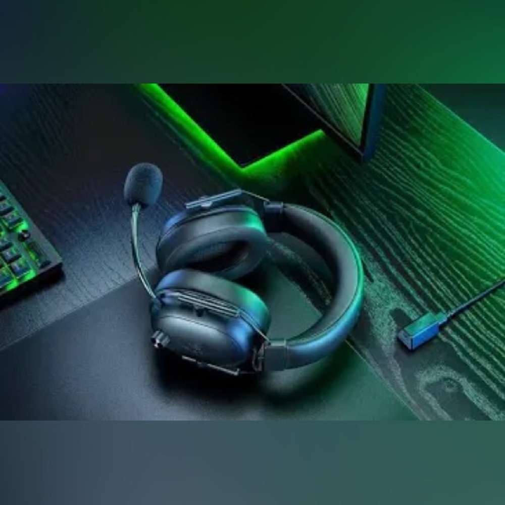 Razer BlackShark V2 HyperSpeed Wireless Gaming Headset